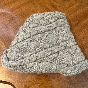 Gap infinity scarf. Gray cable knit.